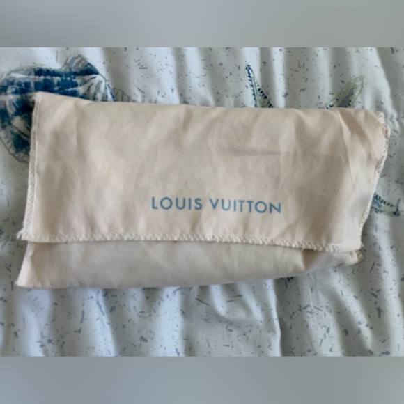 Authentic Louis Vuitton Vernis red Wallet - Picture 9 of 9